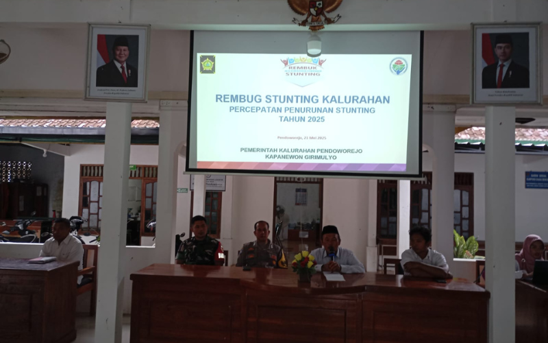 Rembug Stunting dan Survey Mawas Diri di Balai Kalurahan Pendoworejo